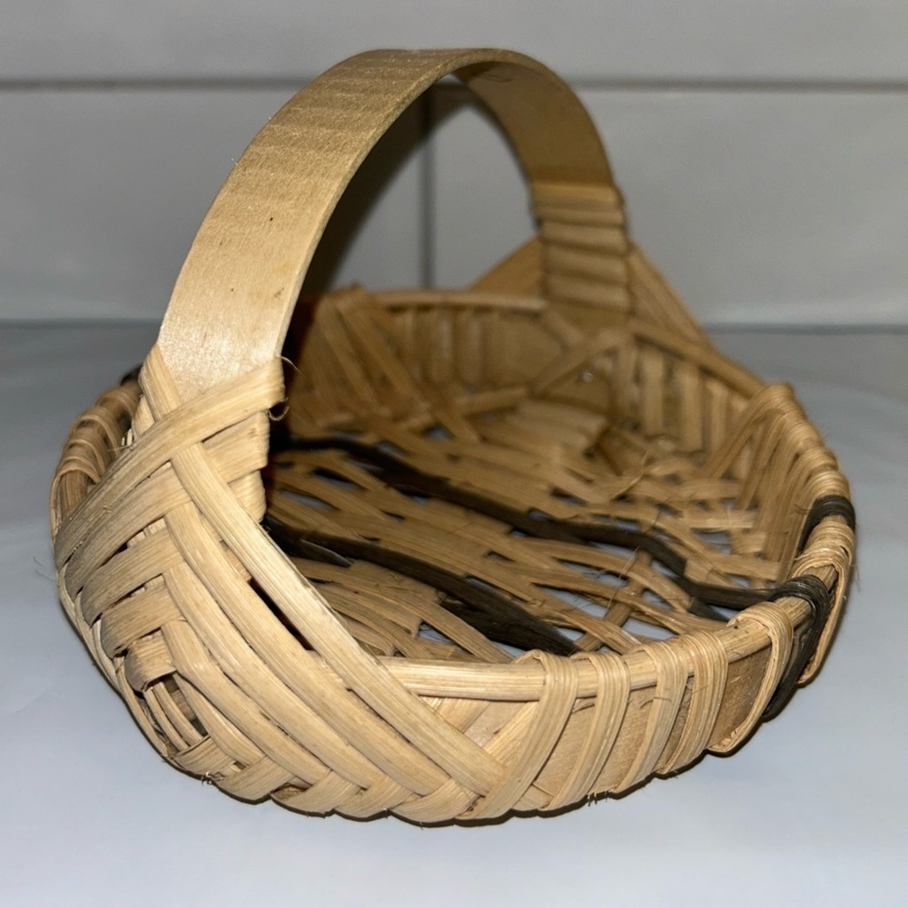 Yoder Flat Bottom Miniature Cats Eye Basket 6” X 4” Amish Made Tan Brown Handle